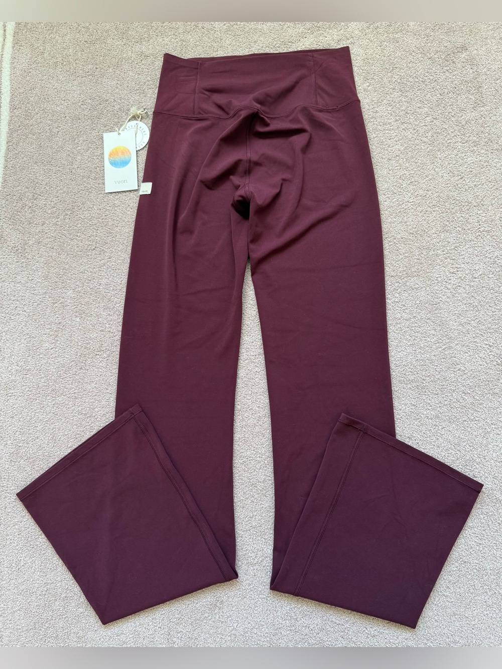 Vuori - AllTheFeels Slim Flare - CERISE - NWT - Picture 2 of 7